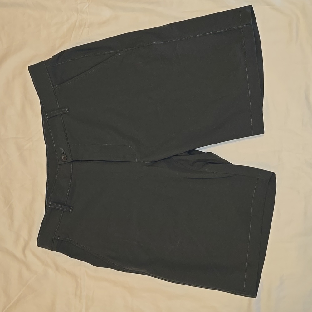 Under Armour Men's Dark Gray Flat Front Shorts
